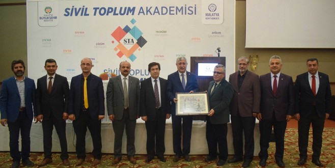 STK Akademisinde Sivil Toplum Kuruluşlarının Yapısal Analizi Ele Alındı