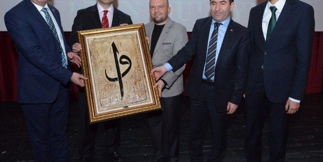 TARİHÇİ-YAZAR TALHA UĞURLUEL &quot;MUHTEŞEM YÜZYIL&quot; KONFERANSINDA KANUNİ SULTAN SÜLEYMAN&#039;I ANLATTI