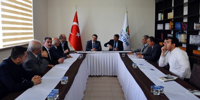 TARIM FUARI ÖNCESİ MUHTARLAR DERNEK BAŞKANLARI İLE İSTİŞARE TOPLANTISI