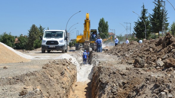 TECDE MAHALLESİ’NİN  İÇMESUYU HATTI YENİLENİYOR