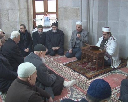 Turan emeksiz 77 liler derneği vefat eden arkadaşlarını unutmadı.
