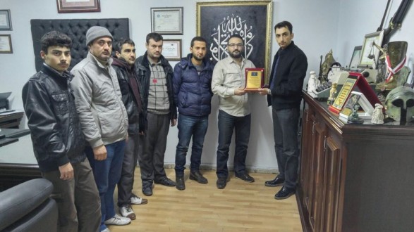 Türkmen Kardeşlik Birliği’nden Yalçın’a Plaket