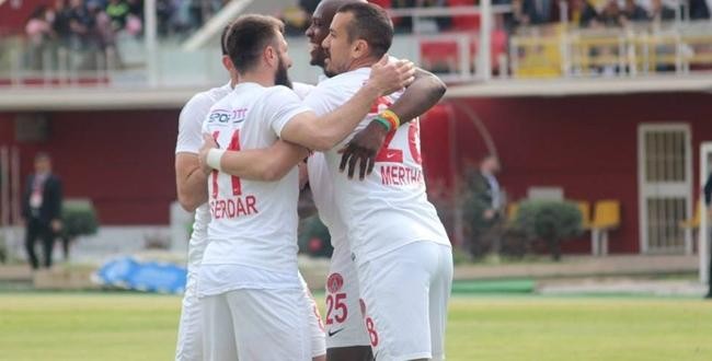 Ümraniye’den lidere çelme