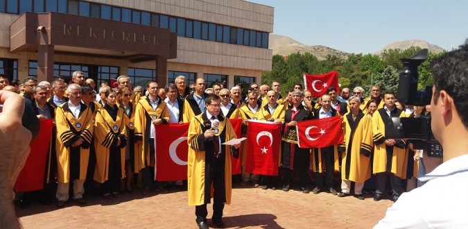 ÜNİVERSİTELERİMİZDEN PARALEL YAPILANMA TEMİZLENMELİ