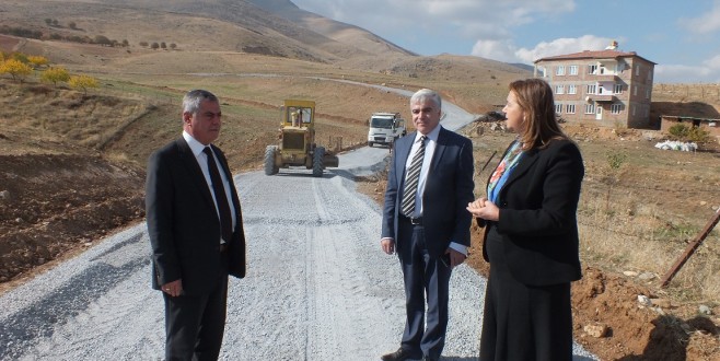 ÜZÜMLÜ MAHALLESİNİN YOLLARI, İLK KEZ STABİLİZE YAPILDI