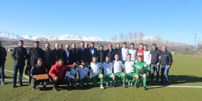 Vahap Küçük Doğanşehir Belediye Sporun Galibiyetini Tatlı Ve Yemek İle Ödüllendirdi