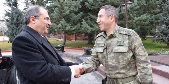 Vali Ali Kaban Askerler İle Birlikte Cuma Namazı Kıldı