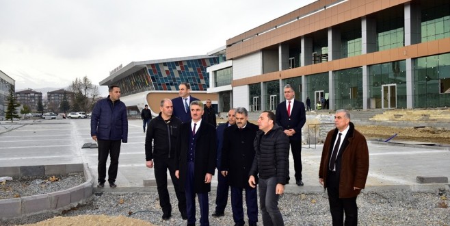Vali Aydın Baruş, Yapımı Devam Eden Tesisleri İnceledi