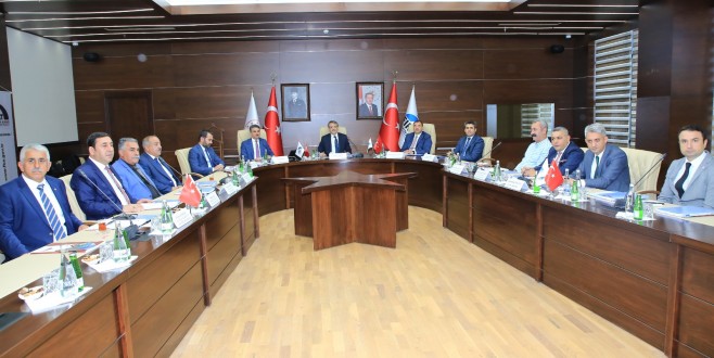 Vali Baruş, Elazığ’da FKA Yönetim Kurulu Toplantısına Katıldı