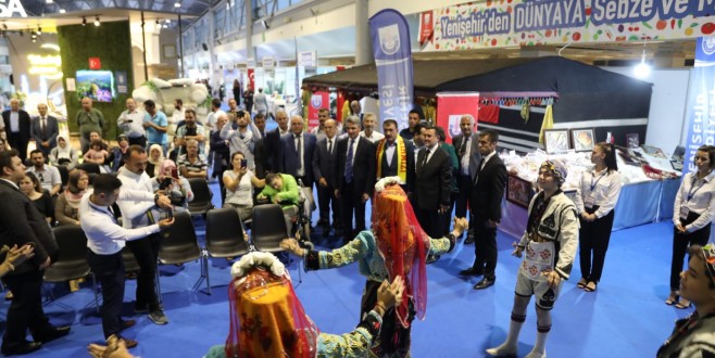 Vali Baruş, Geleneksel Bursa Anadolu Günleri'ni Ziyaret Etti
