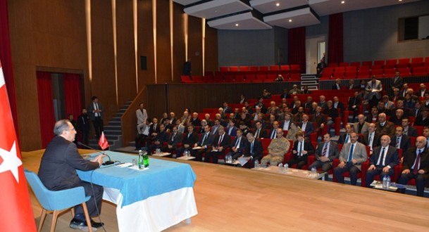 Vali Kaban, Arapgir İlçe Muhtarlarıyla Bir Araya Getirdi