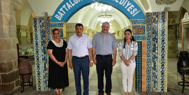 Vali Kaban, Eskimalatya’da Tarihi Mekanları Gezdi