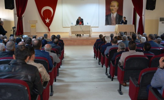 Vali Kaban Yazıhan&#039;da Muhtarlar ile biraraya geldi