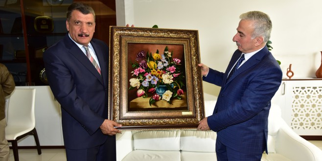 VALİ KAMÇI, BAŞKAN GÜRKAN’A VEDA ZİYARETİNDE BULUNDU