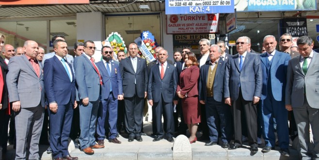 Vali Toprak, Bir Kez Daha Şehit Ailelerimize Ve Gazilerimize Minnettarlığımızı Haykırıyoruz
