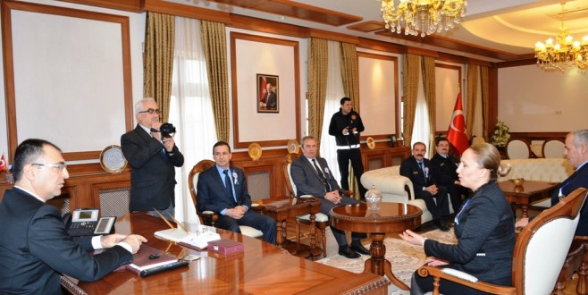 Vali Toprak, Bir Ülkenin Hükümranlık Hakkının Göstergesi Gümrüklerdir