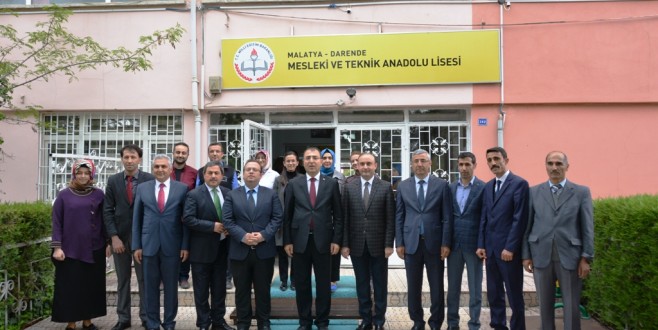 Vali Toprak, Darende Mesleki Ve Teknik Anadolu Lisesini Ziyaret Etti