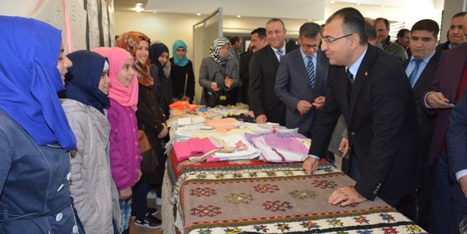 Vali Toprak, Dünya Göçmenler Günü Proğramına Katıldı