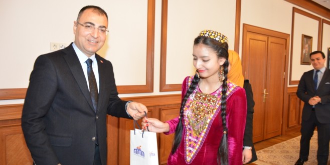Vali Toprak, Hiçbir İnsan Kendi İsteği Dışında Vatanından Ayrılmasın