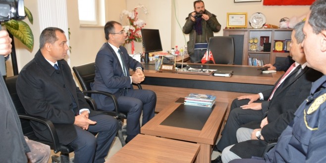 Vali Toprak Şehir İçi Ve Şehirlerarası Yollardaki Trafiğin Durumu Hakkında Bilgiler Aldı