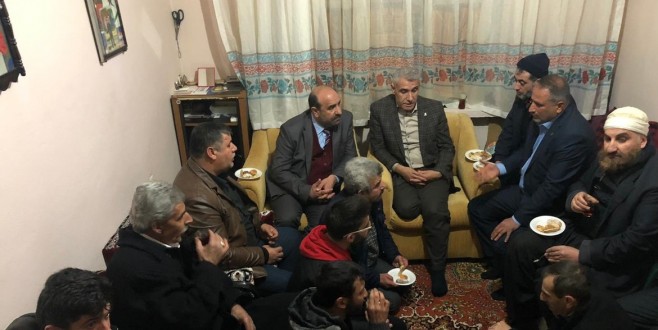 Yakamıza rozet takıp gezmek için değil, hizmet için göreve talibiz