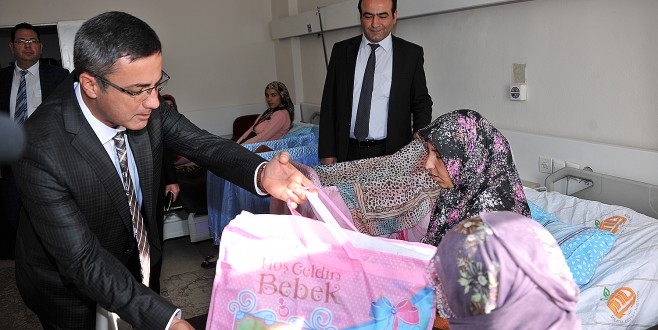 YENİ DOĞAN BEBEKLERE İLK HEDİYE BÜYÜKŞEHİRDEN