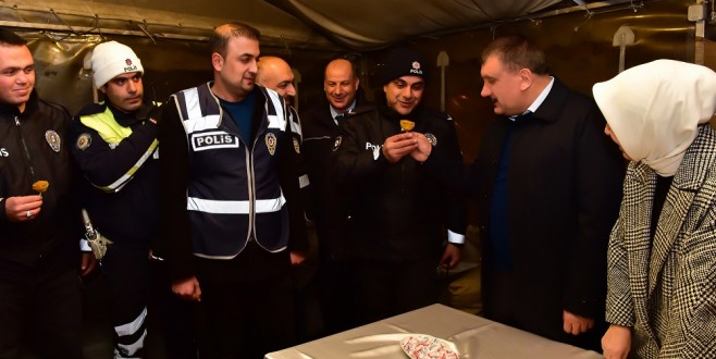 Yeni Yılda Güvenlik Güçleri Ve Bebek Sahibi Olan Aileler Unutulmadı