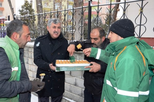 YEŞİLYURT BELEDİYESİ'NDE KARLA MÜCADELE