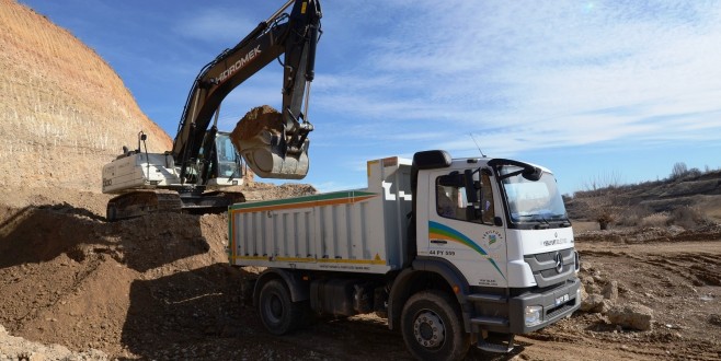 YEŞİLYURT BELEDİYESİ YOL ÇALIŞMALARI DİLEK VE SÜTLÜCE MAHALLELERİNDE DEVAM EDİYOR