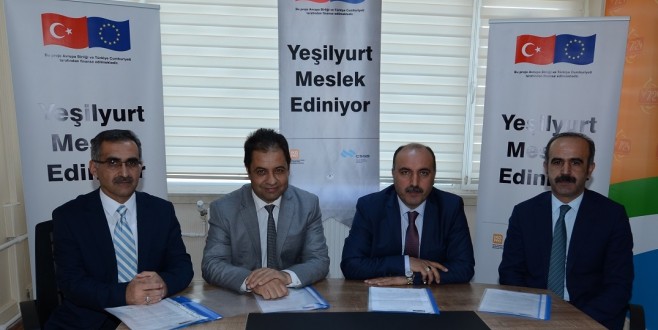 “Yeşilyurt Meslek Ediniyor” Projesiyle  Kurslar Ve Konferanslar Düzenleyecek