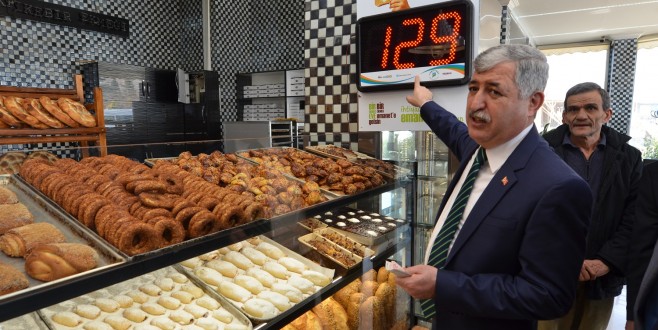 YEŞİLYURT&#039;TA İHTİYAÇ SAHİBİ EKMEĞİNİ FIRINDAN ÜCRETSİZ ALACAK