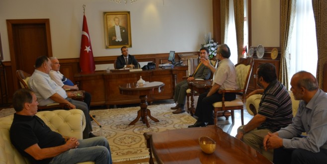 YEŞİLYURTLULAR DERNEĞİNDEN VALİ TOPRAK’A NEZAKET ZİYARETi
