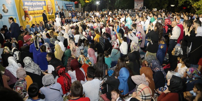 Yıldırım, Çınar Park’ta Gençlerle Bir Araya Geldi