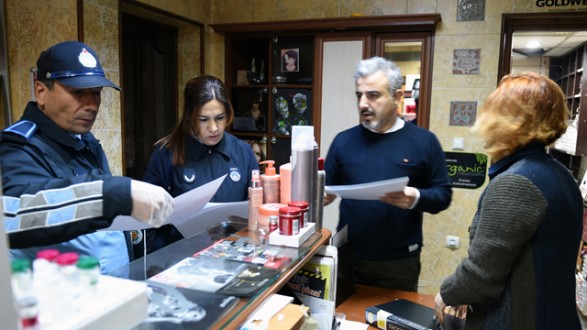 ZABITALAR, KUAFÖRLERİ DENETLEDİ