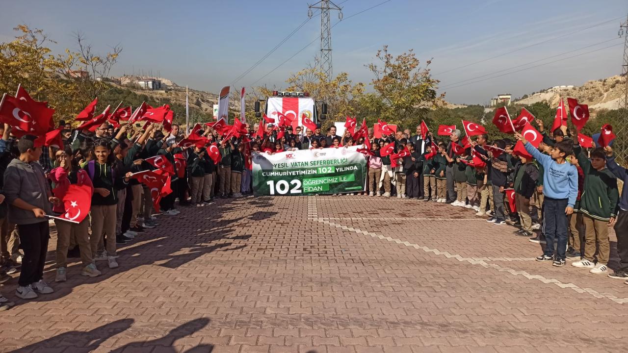 102 FİDAN MALATYA&#039;DA TOPRAKLA BULUŞTU