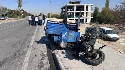 BATTALGAZİ’DE MEYDANA GELEN KAZADA 3 KİŞİ YARALANDI