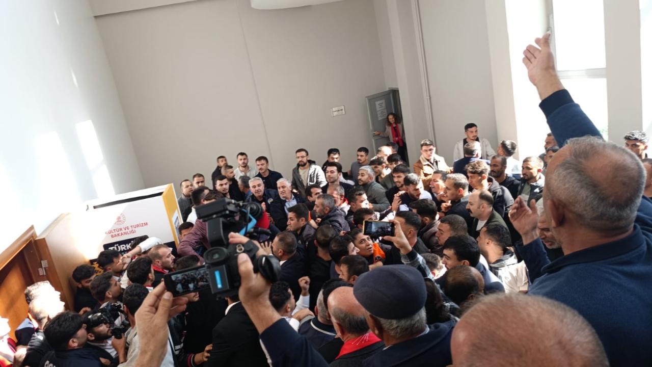 CHP MALATYA İL KONGRESİNDE KAVGA ÇIKTI