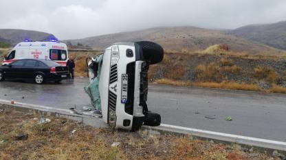 DARENDE’DE TRAFİK KAZASI: 6 KİŞİ YARALANDI