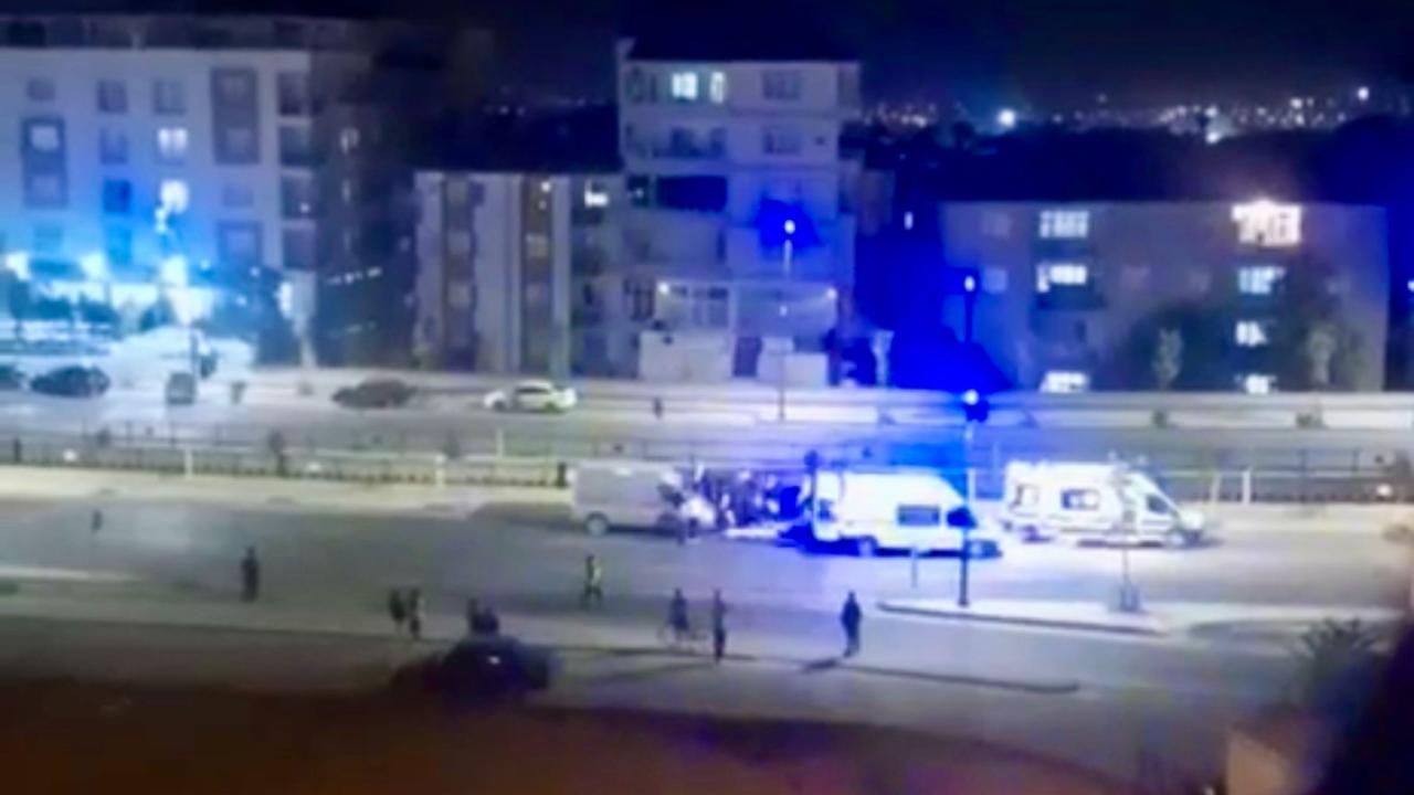 GÜNEY KUŞAK YOLUNDA 4 ARAÇ BİRBİRİNE GİRDİ