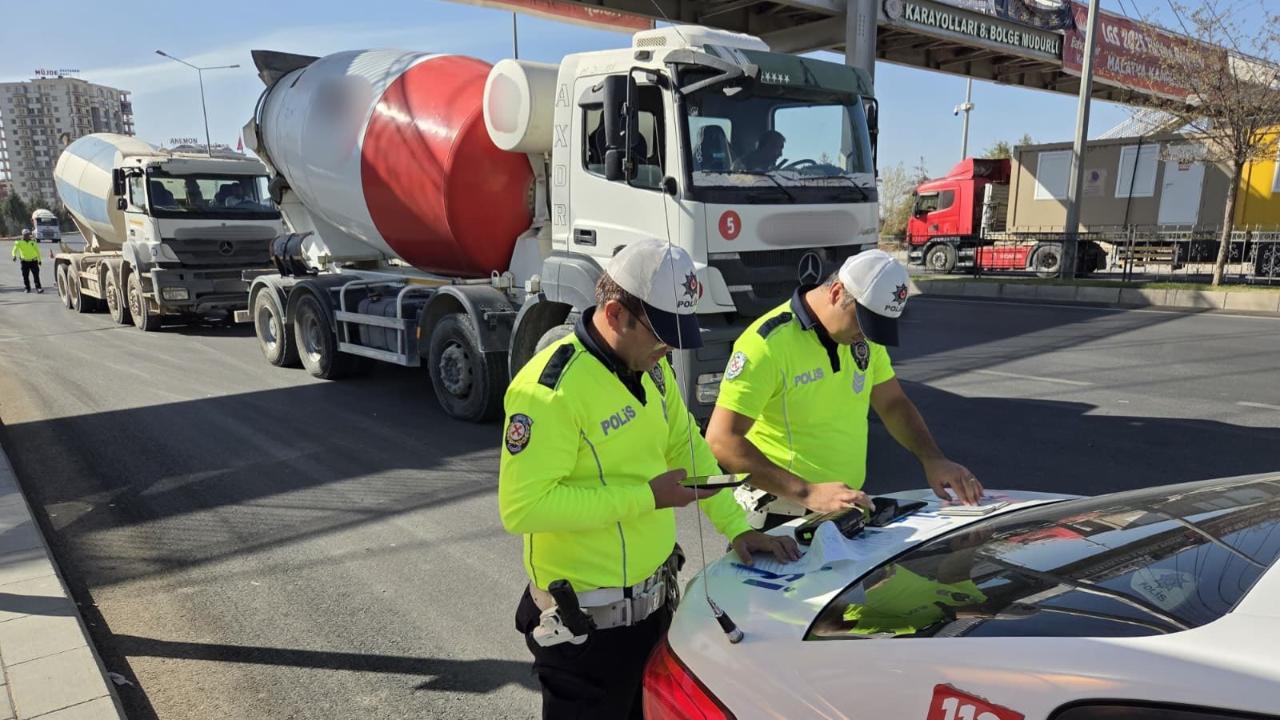 MALATYA’DA HAFRİYAT KAMYONLARI VE BETON MİKSERLERİ DENETLENİYOR