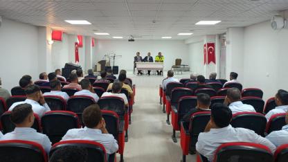 OKUL SERVİSİ SÜRÜCÜLERİ İÇİN BİLGİLENDİRME TOPLANTISI YAPILDI