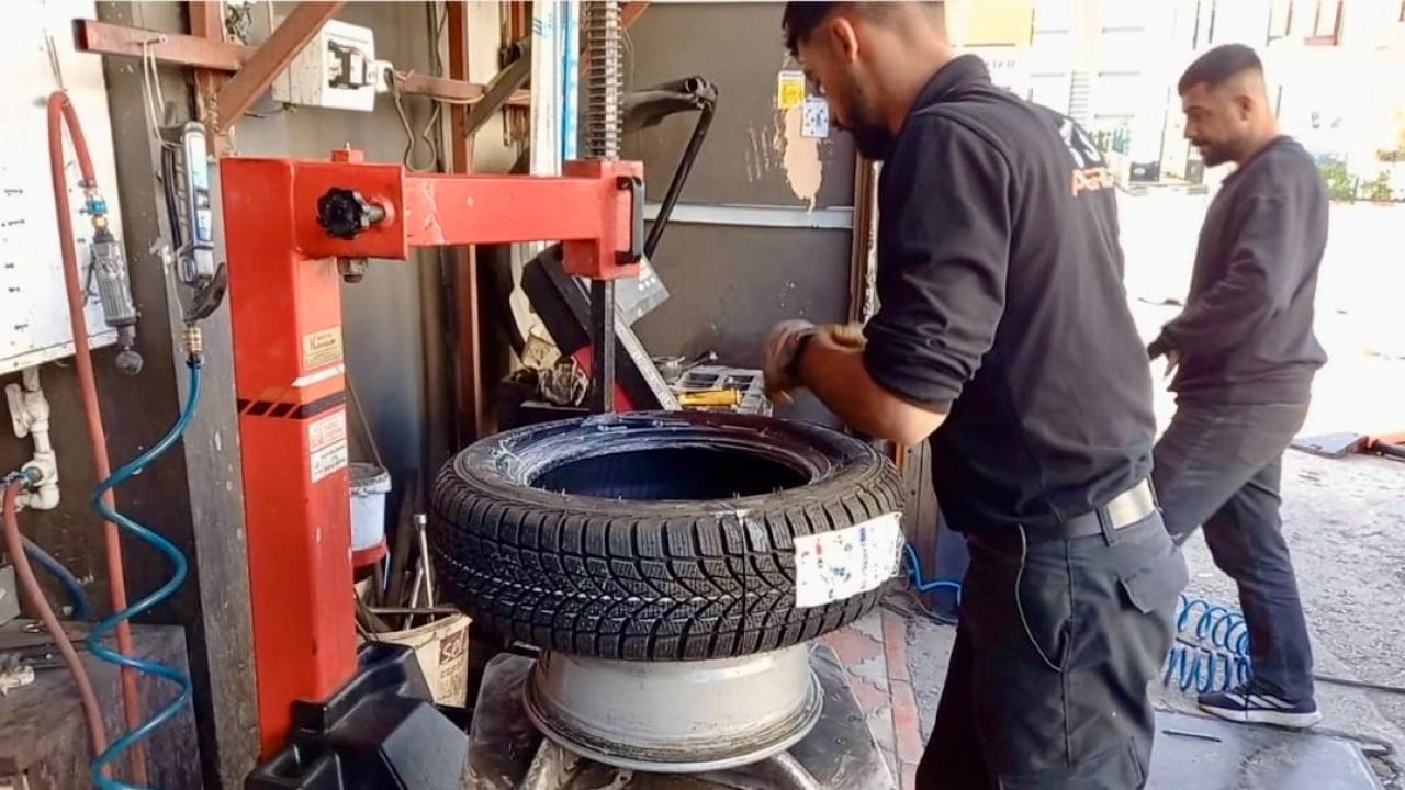 SÜRÜCÜLERE KIŞ LASTİĞİ UYARISI YAPILDI
