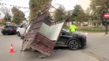 YİNE AYNI NOKTA YİNE KAZA