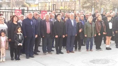 CHP, 10 KASIM’DA OKUL ÖNLERİNDE ATATÜRK’Ü ANDI