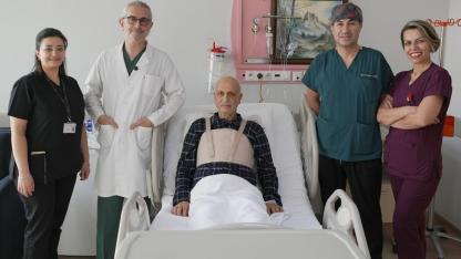 KALP TÜMÖRÜ VE ÜÇ DAMAR TIKANIKLIĞI AYNI OPERASYONDA TEDAVİ EDİLDİ
