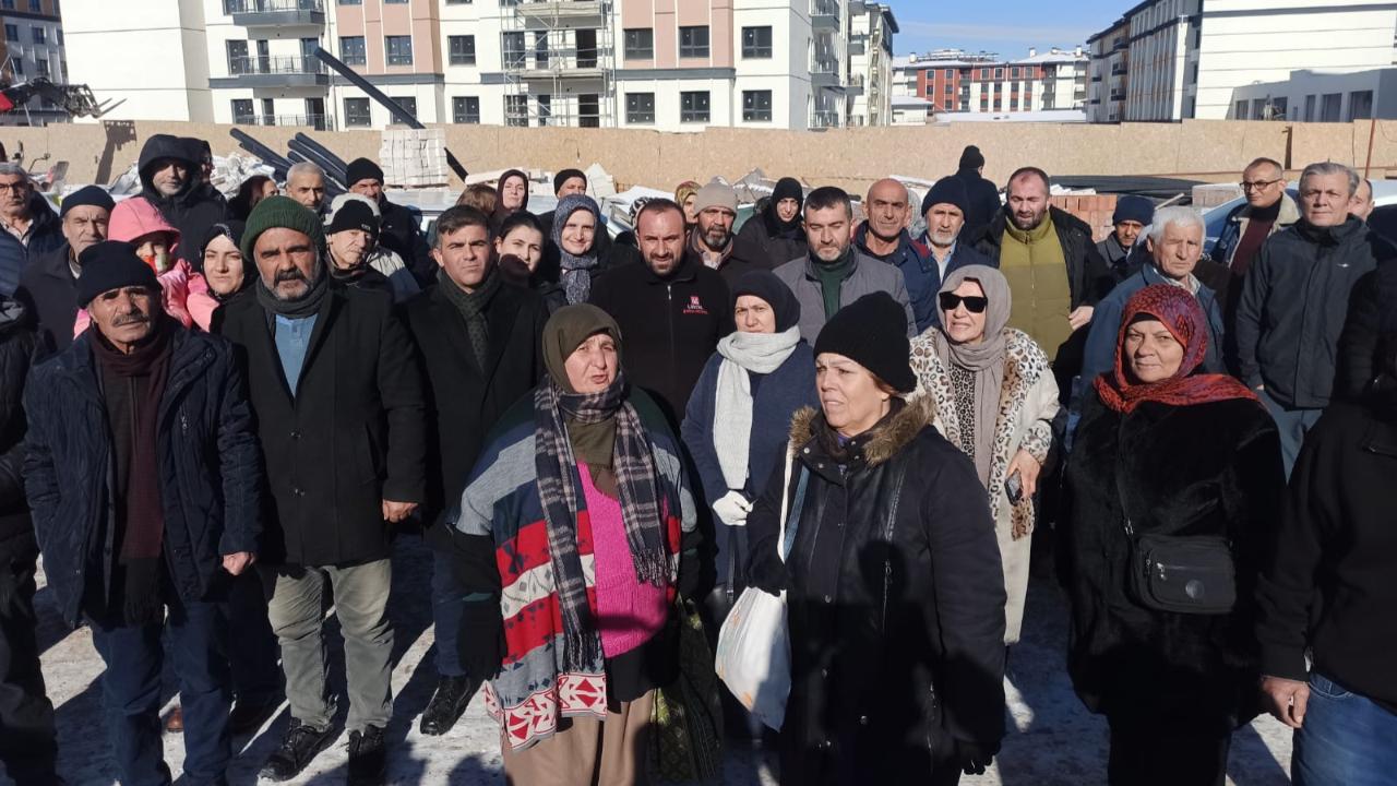 “KENDİ MAHALLEMİZDE EV İSTİYORUZ”