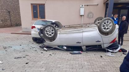 OTOMOBİL, METRELERCE YÜKSEKTEN AŞAĞI DÜŞTÜ