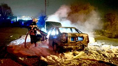 PARK HALİNDEKİ ARAÇ ALEVLERE TESLİM OLDU