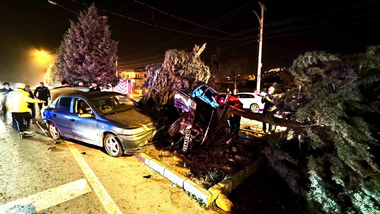 ZİNCİRLEME KAZADA 2 KİŞİ YARALANDI