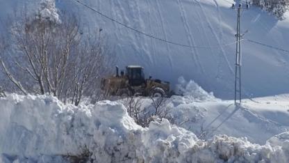 MALATYA’DA KARLA MÜCADELE ÇALIŞMALARI SÜRÜYOR